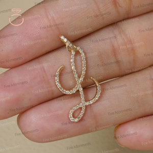 Pingente inicial pequeno em ouro 14k sólido com diamantes Pave, joia com pingente de ouro unissex, presente, joia feita à mão com diamantes Pave, 25 x 15 mm, novo