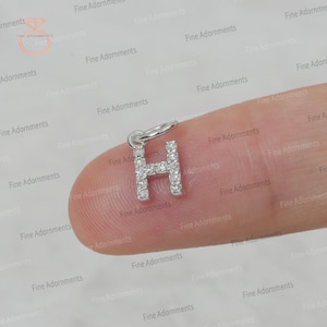 Colgante con inicial H de oro macizo de 14 k con diamantes pavé y letra H pequeña, dije unisex con letra H, colgante M minimalista hecho a mano, regalo para ella