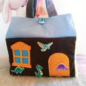 Casita de tela para pequeños monstruos, casa de muñecas portátil, ligera y suave para pequeños juguetes de peluche o muñecas, sensorial, juego de simulación