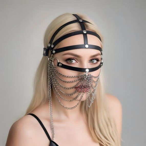 Women’s Chain Detailed Vegan Leather Face Mask – Gothic Fashion Headpiece & Photoshoot Accessory