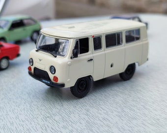 Diecast Soviet car UAZ 452 UAZ 452 Loaf DeAGOSTINI 1/43 Scale