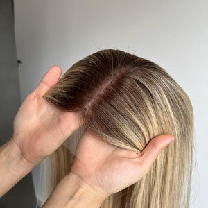 NATURAL SELEKTION, Lace Front Topper. 100% europäisches Remy-Echthaar. 18 ". 8x8 Wefted Base Cap. Kostenloser Versand. Vorbestellung möglich