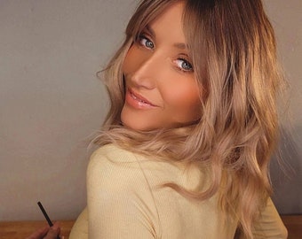 FRIDAY DANCE 14&quot; Premium Heat resistant Fibre Wig wig. Wavy soft Blonde Bob. Sm-Lge Adjustable Cap