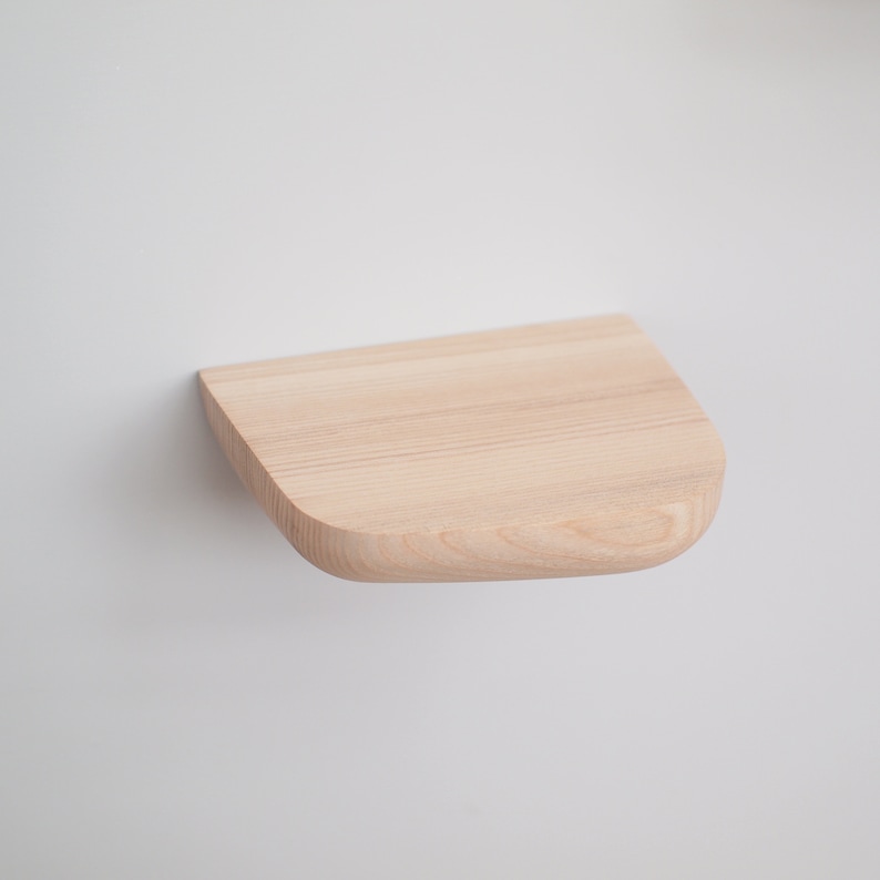 Hölzernes schwebendes Regal, kleines Holz Wandregal, Mini Holzregal, Ausstellungsregal, Regal für Pflanzen & Dekor, Housewarminggeschenk (mod.5, ord) Ash