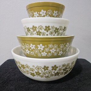 Pyrex Spring Blossom Green Mixing Bowl Set