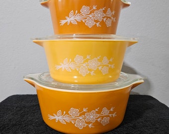 Pyrex Butterfly Gold Redesign Round Casserole Set