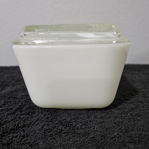 Factory Error Pyrex Butterprint 502 Refrigerator Dish 1 of a kind