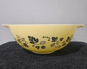 Pyrex Gooseberry 444 Cinderella Mixing Bowl