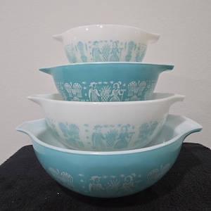Pyrex Butterprint Cinderella Mixing Bowl Set