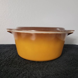 Pyrex Old Orchard 474 Round Casserole Dish