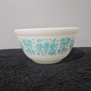 Pyrex Butterprint 402 Mixing Bowl