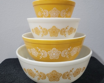 Pyrex Butterfly Gold Mixing Bowl Set