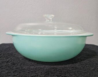 Pyrex 024 Turquoise Round Casserole Dish