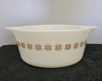 Pyrex 475 Town and Country Round Casserole Dish