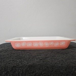 Pyrex Pink Daisy 548 Space Saver Dish w/ Lid