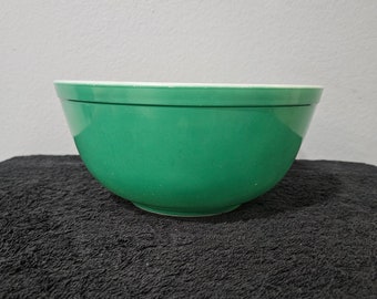 Pyrex 403 Green Primary Mixing Bowl