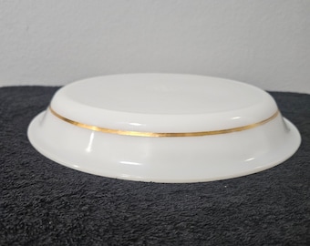 Pyrex Opal w/ Gold Band 210 Pie Plate