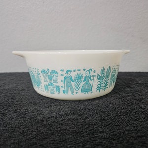 Pyrex Butterprint 472 Round Casserole Dish