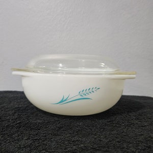 Pyrex Promo 023 Blue Wheat Round Casserole Dish