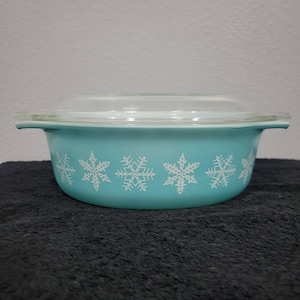 Pyrex Snowflake 043 Turquesa Cacerola ovalada de 1,5 cuartos imagen 1