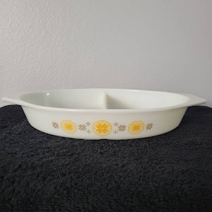 Pyrex Town & Country 063 Oval Divided Serving Dish