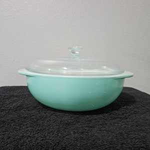 Pyrex 024 Turquoise Round Casserole Dish