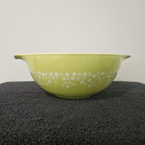 Pyrex 443 Spring Blossom Mixing Bowl