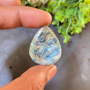 Natural Peruvian Opal Cabochon: Green & Blue Gemstone (36x28x7 mm, 41.30 Ct)