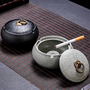 Coarse Ceramic Ashtray with Lid Anti Fly Ash Storage Box Creative Funnel Cigar Ashtray image 1