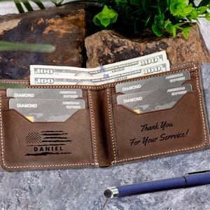 Billetera delgada de cuero plegable con bandera estadounidense grabada y bloqueo RFID, regalo personalizado hecho a mano para veteranos y miembros militares