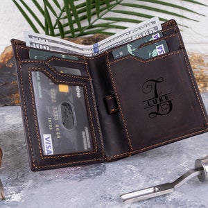 Carteras de cuero delgadas personalizadas con ventana para identificación con foto para hombre, billetera plegable con tecnología de bloqueo RIFD y ranuras para identificación verticales u horizontales.