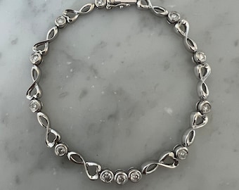 18k White Gold Diamond Bracelet: Curved Link Design, 1.20 TCW