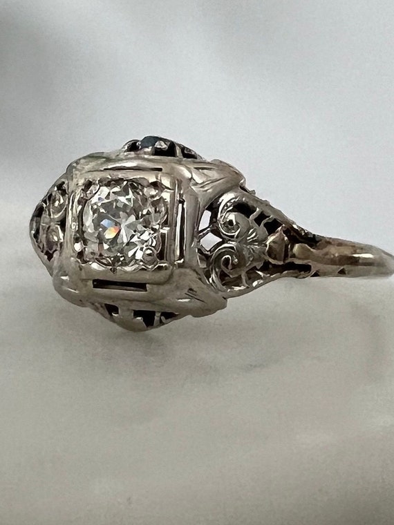 Antique 18k white gold Ring with filigree and .35… - image 4