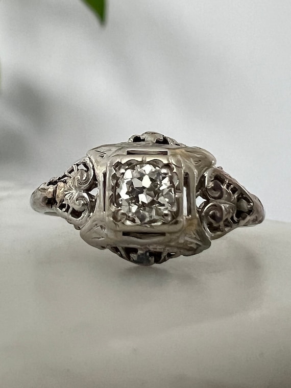 Antique 18k white gold Ring with filigree and .35… - image 1