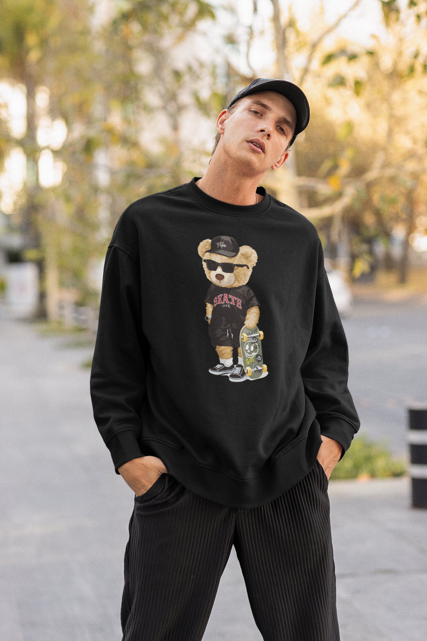 [LMC]UNISEX● SPRAYED BEAR SWEATSHIRT MUSINSA | LMC SPRAYED BEAR SWEATSHIRT black