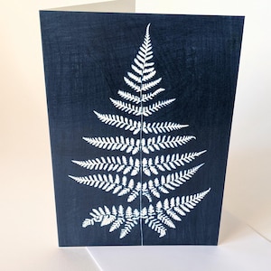 Tarjetas de felicitación en cianotipo para cualquier ocasión, con acabado brillante, tomadas de mi fotograma original. Enmarcables, interior en blanco con sobres.