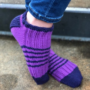 Desert Sage Socks Pattern | Beginner Socks Knit Pattern | Ankle Socks KNITTING PATTERN | Purple Ribbed Slipper Socks | Instant Download