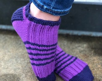 Desert Sage Socks Pattern | Beginner Socks Knit Pattern | Ankle Socks KNITTING PATTERN | Purple Ribbed Slipper Socks | Instant Download