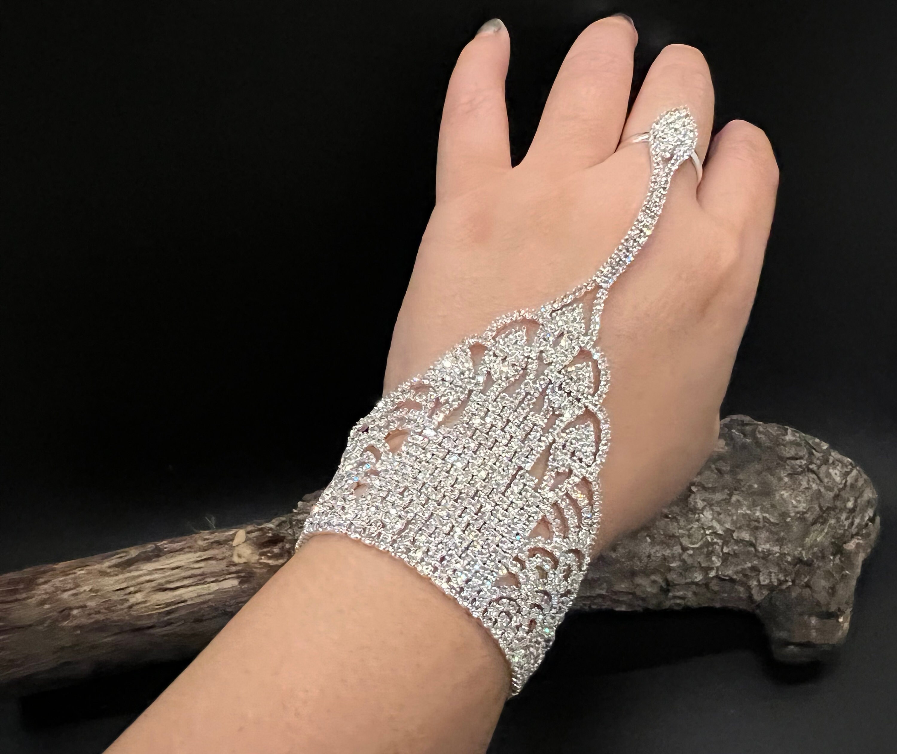 Rhinestone Crystal Chain Bracelet With Ring Perfect For Weddings, Parties,  Proms, And Beach Bridal Bridesmaid Jewelry Accessory From Nanna11, $34.44 |  DHgate.Com