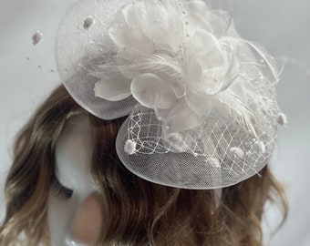 Tocado BLANCO Vintage inspirado Fascinator sombrero de té sombrero de fiesta elegante sombrero de iglesia Kentucky Derby sombrero de boda elegante sombrero de fiesta fascinador