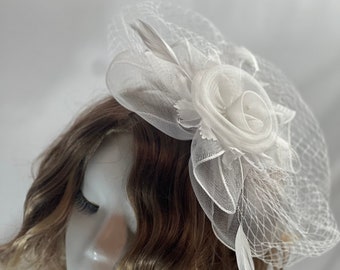 Tocado BLANCO Vintage inspirado Fascinator sombrero de té sombrero de fiesta elegante sombrero de iglesia Kentucky Derby sombrero de boda elegante sombrero de fiesta fascinador