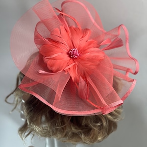 CORAL Fascinator Vintage inspirierter Fascinator Teehut Ausgefallener Partyhut Kirchenhut Kentucky Derby Hut Ausgefallener Hochzeitshut Prom Fascinator Bild 1