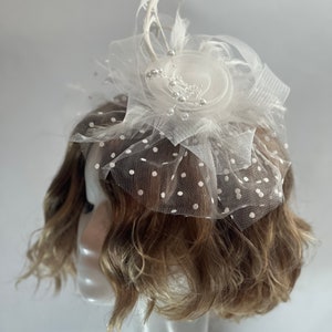 WEISSER Fascinator Vintage Inspirierter Fascinator Teehut Party Hut Kirchenhut Kentucky Derby Hut Ausgefallener Hochzeits Hut Abschlussball Fascinator Bild 5