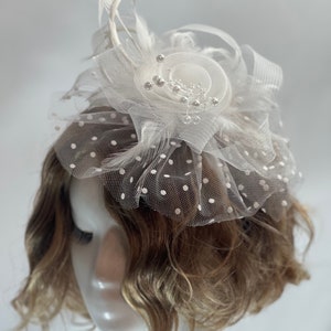 WEISSER Fascinator Vintage Inspirierter Fascinator Teehut Party Hut Kirchenhut Kentucky Derby Hut Ausgefallener Hochzeits Hut Abschlussball Fascinator Bild 1