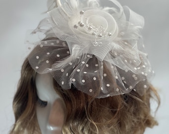 WEISSER Fascinator Vintage Inspirierter Fascinator Teehut Party Hut Kirchenhut Kentucky Derby Hut Ausgefallener Hochzeits Hut Abschlussball Fascinator