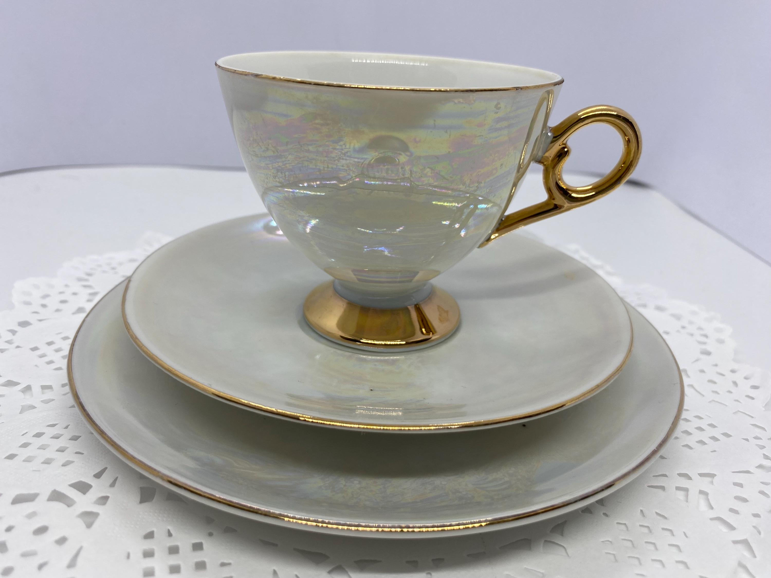 Lustreware Japanisches Trio Wellington Pearly Silber Tasse, Untertasse, Beilagenteller - Etsy.de Lustreware Japanisches Trio Wellington Pearly Silber Tasse, Untertasse, Beilagenteller - Etsy.de