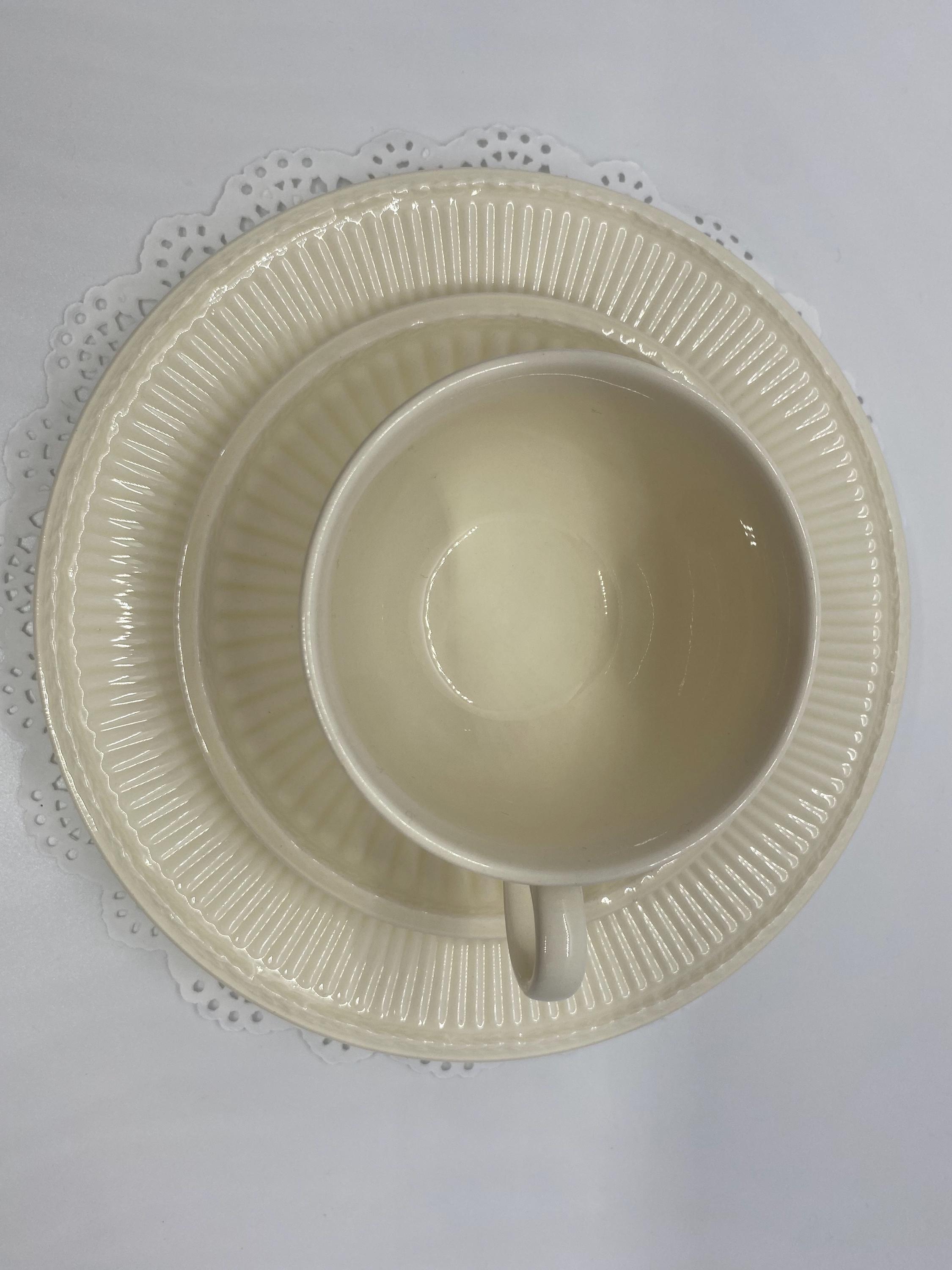 食器  EDME Queen's Ware Collection A Gorgeous Wedgwood Queen's Ware Edme Jumbo Cup and Saucer