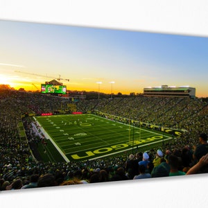 Autzen Stadium Canvas Wall Art Decor, Wall Art Wall Decor Room Decor, Home Decor, Movie Poster for Gift READY TO HANG