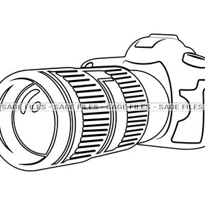 Op de afbeelding: Een zwart-witte lijntekening van een camera met een grote lens. De camera heeft een handvat aan de zijkant en een knop aan de bovenkant.