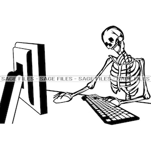 Może przedstawiać: Czarno-biała ilustracja szkieletu siedzącego przy komputerze i piszącego na klawiaturze. Szkielet siedzi w swobodnej pozie, z jedną ręką opartą o biurko, a drugą piszącą na klawiaturze.